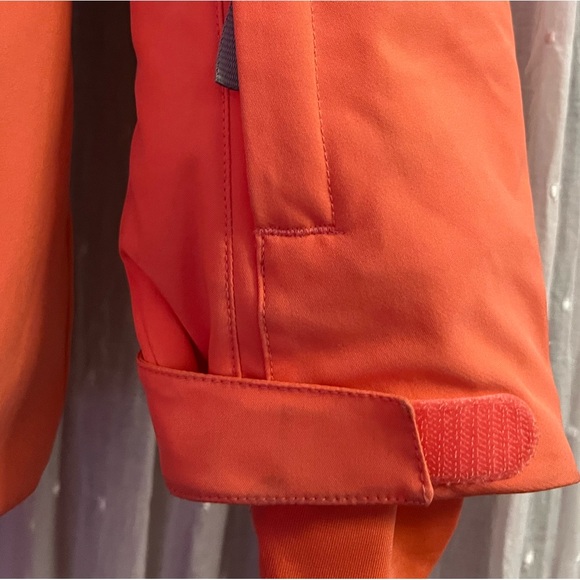 🏂 Spyder Conquer Winter Jacket 225033 | Peach and Black | Youth Size 18 - Picture 5 of 11